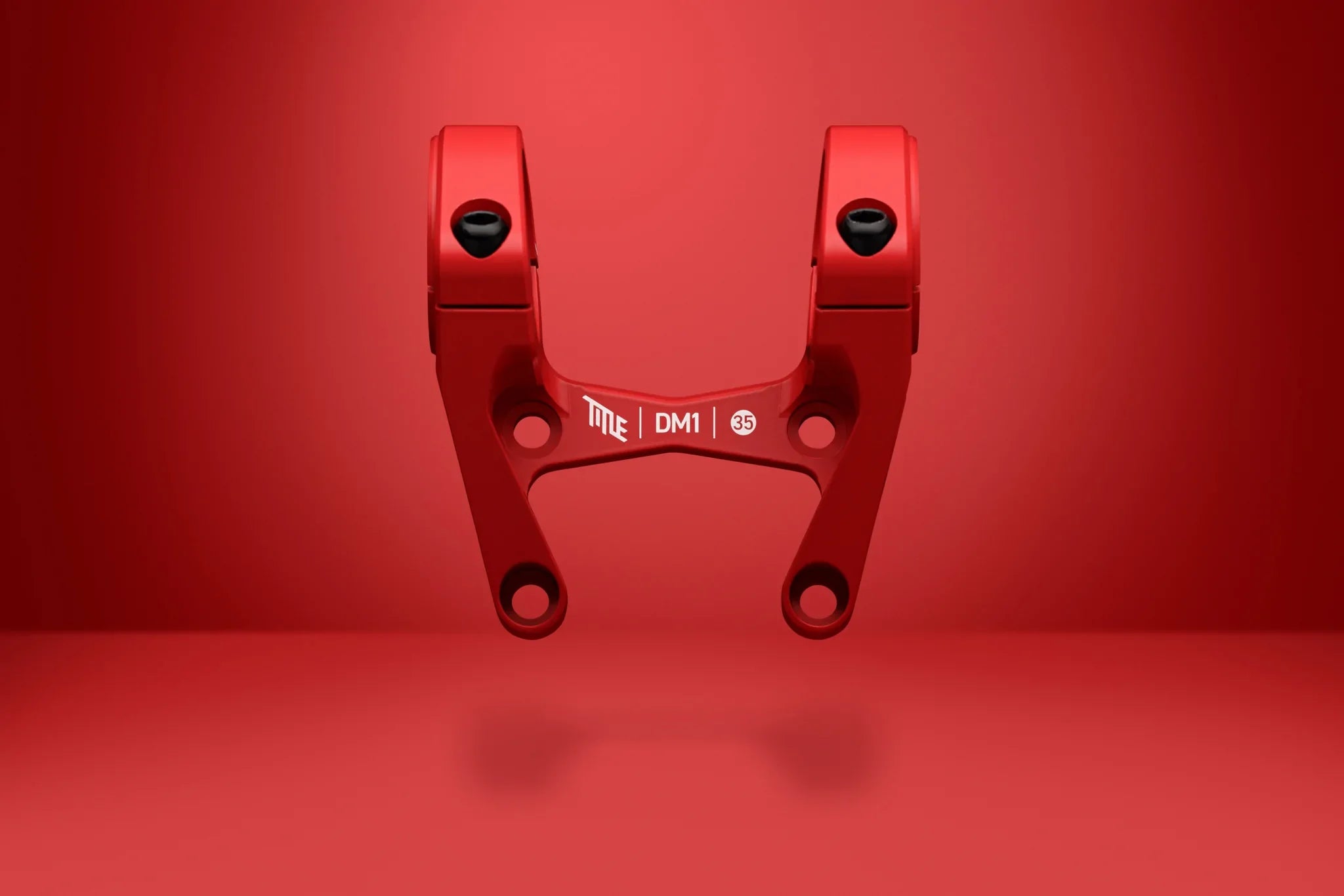 Tee DH DM1 35 mm Roja TITLE