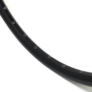 Llanta DISC BULL 26" 32H Schrader Con Ojetillos